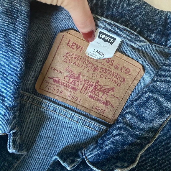 Vintage Levi’s Denim Jacket - Picture 1 of 3